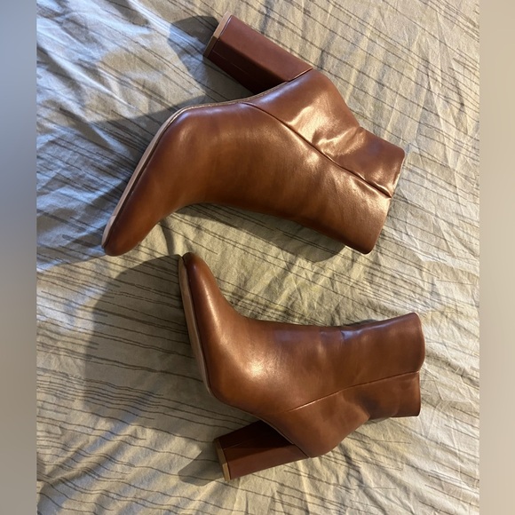 Steve Madden tan booties WORN ONCE - Picture 1 of 5